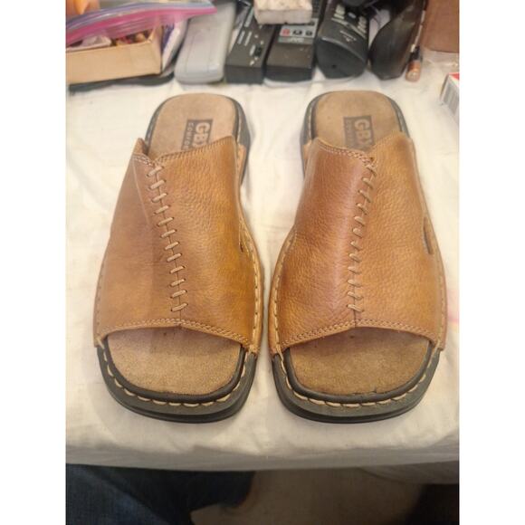 GBX Men's brown leather sandal size 8M 19963-8 - Picture 1 of 5